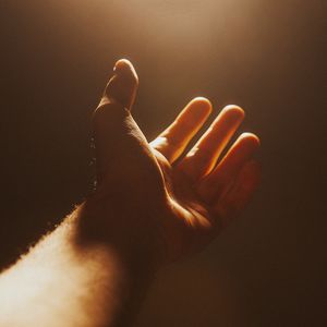 Rukous- ja ylistysillassa antaudutaan Pyhän Hengen vaikutukselle.