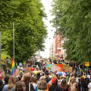 kuva Helsinki Pride -kulkueesta
