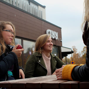 Kuvapankki_Iloisia_Opiskelijoita_1