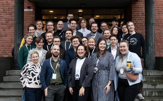 AYY:n SYL delegaattien ryhmäkuva SYLin liittokokouksessa 2024.