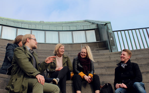 Kuvapankki_Iloisia_Opiskelijoita_8