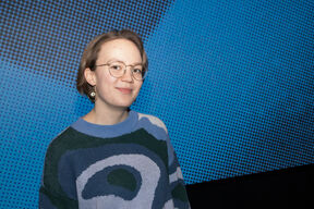 Kuvassa Kerttu Peura kampuksella