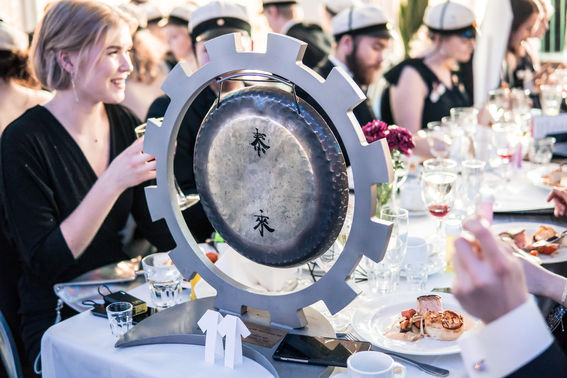 Lukkarointia AYY9 vuosijuhlilla