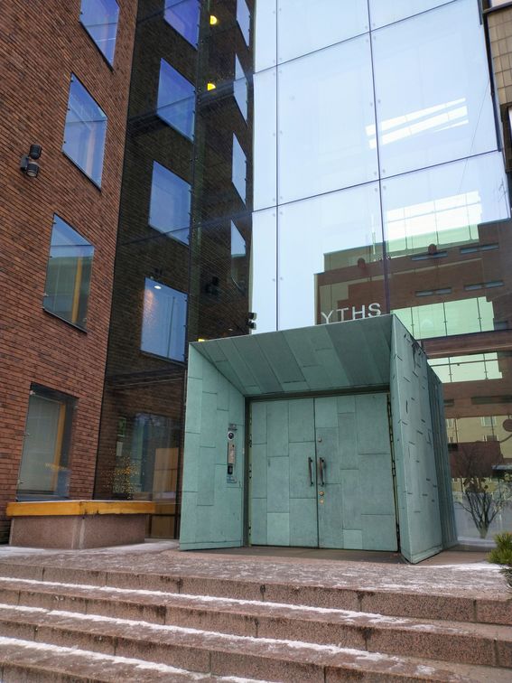 Front door of YTHS in Töölö.