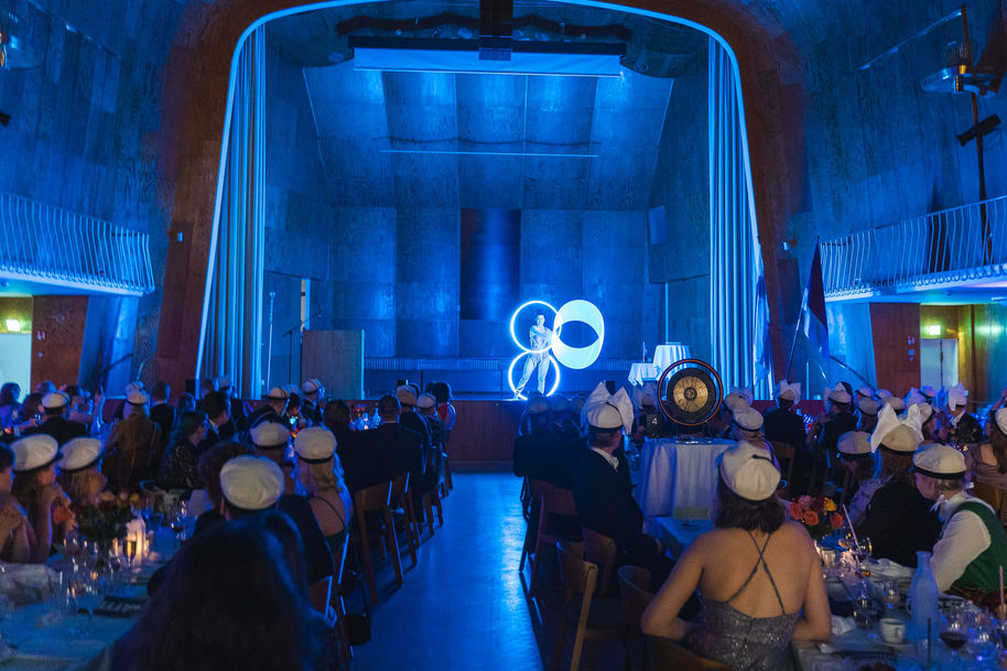 AYY 13 juhlatunnelmia