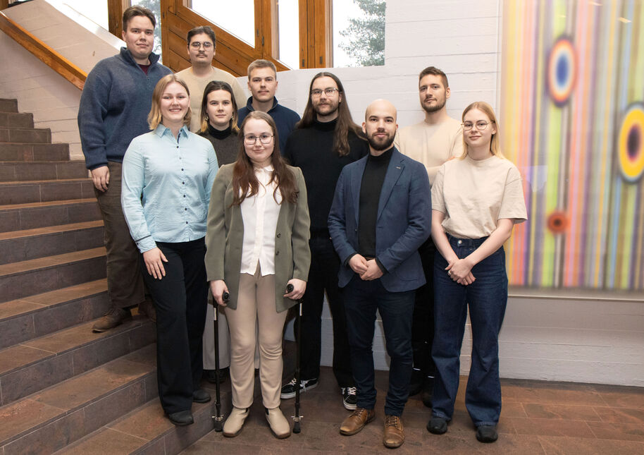 Hallitus ryhmäkuvassa