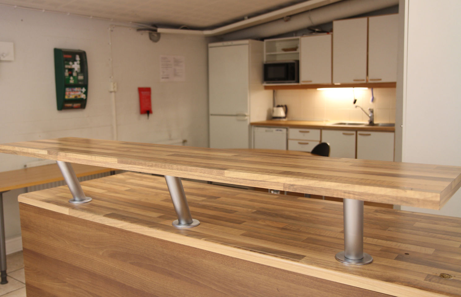 OK20_yläkerta_baaritiski