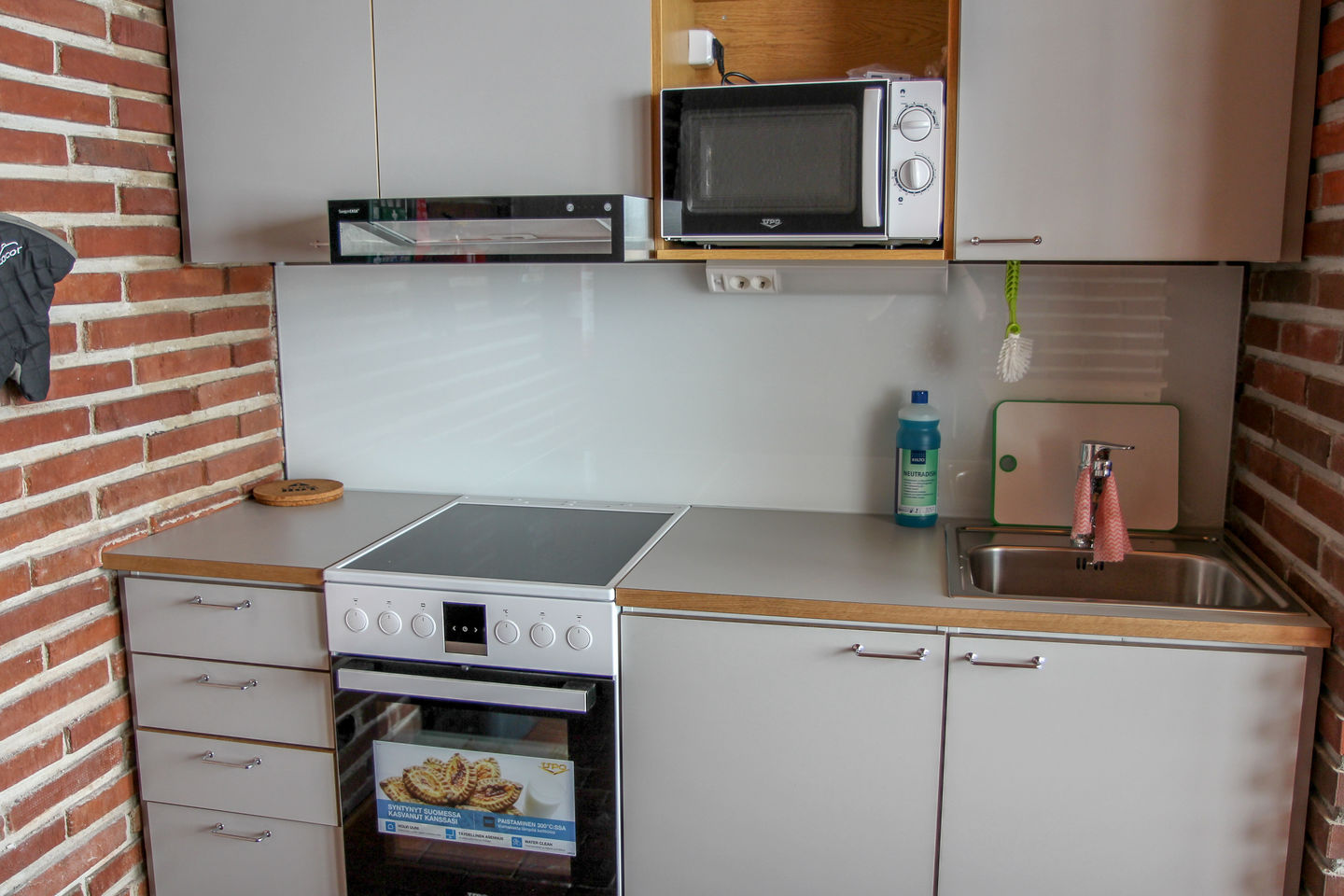 Jämeräntaipaleen kattosaunan keittiö