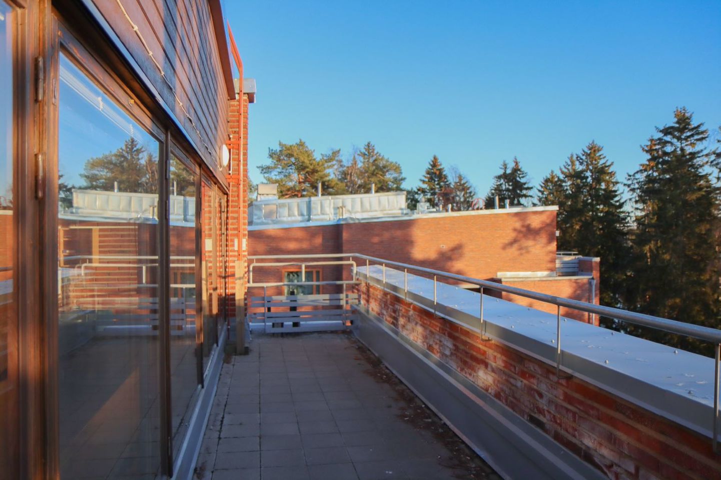 JMT Kattosauna parveke