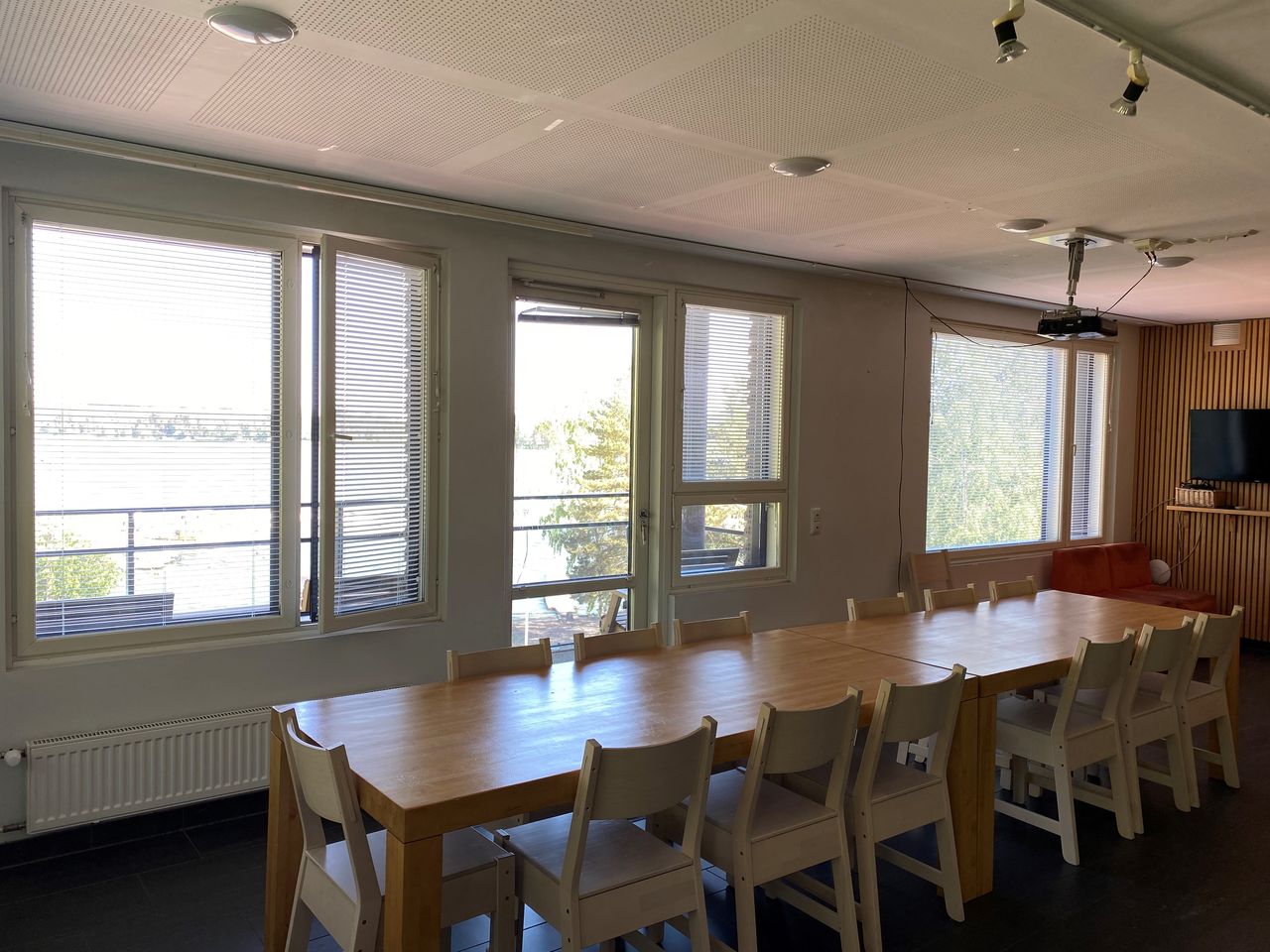 Otarannan kattosaunan kabinetti5