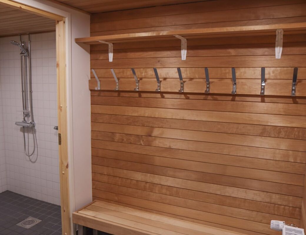 JMT Kattosauna pukuhuone